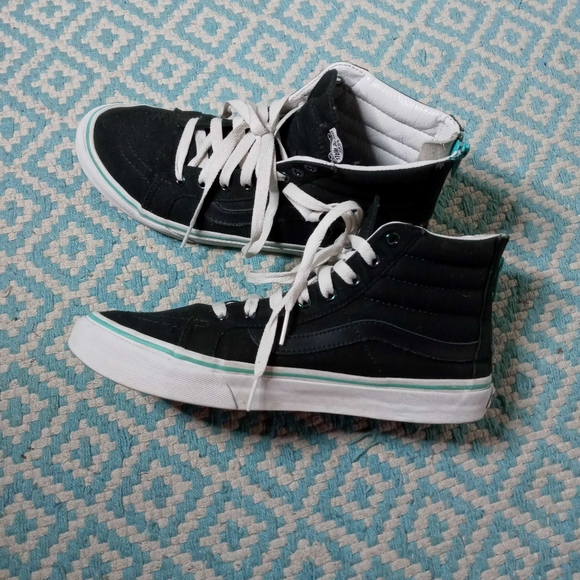 Vans Black high top with green back zipper, - Picture 4 of 5